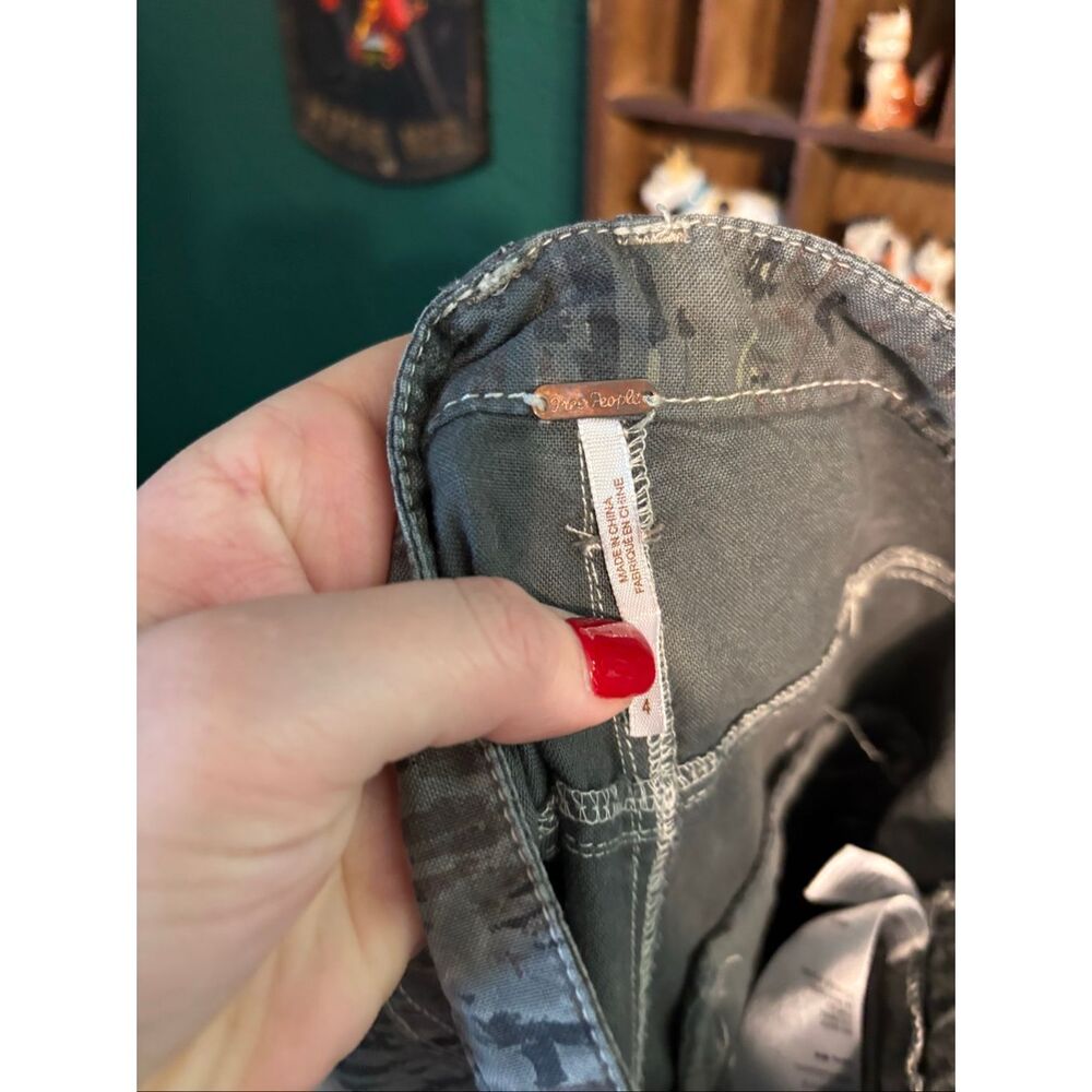 Free People Fly Away Printed Parachute Pants Size 4 Women’s - Picture 6 of 6